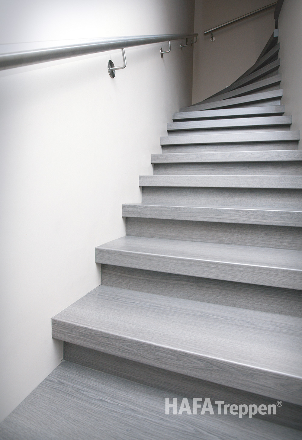 Treppe eiche grau