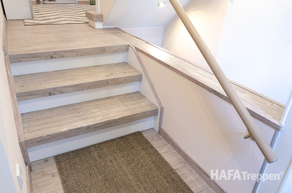 Referenzbild: renovierte Treppe mit HAFA Renovierungsstufen