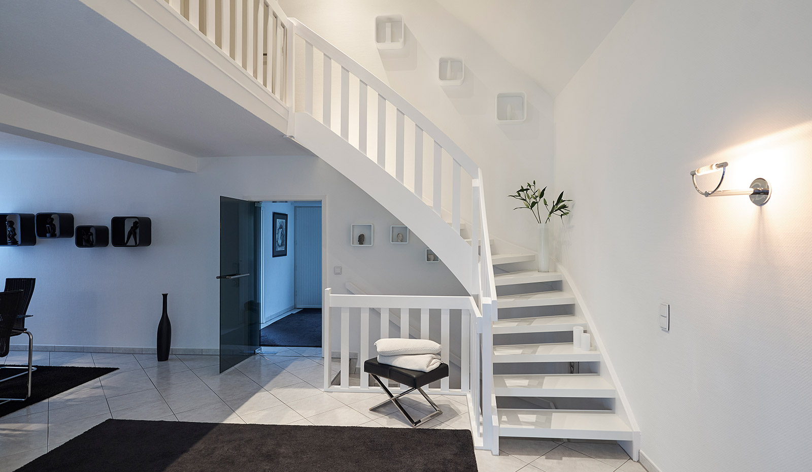 Referenzbild: renovierte Treppe mit HAFA Renovierungsstufen