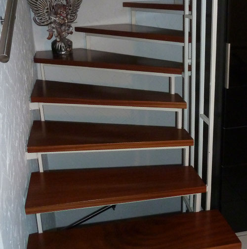 Alte Treppe vor der Renovierung