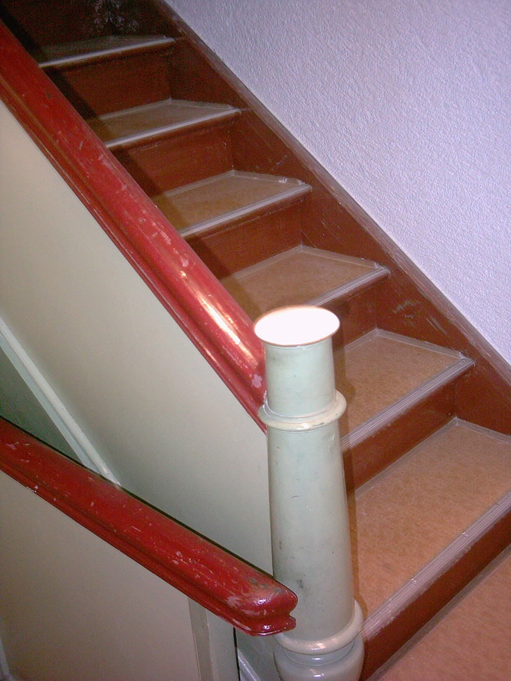 Alte Treppe vor der Renovierung