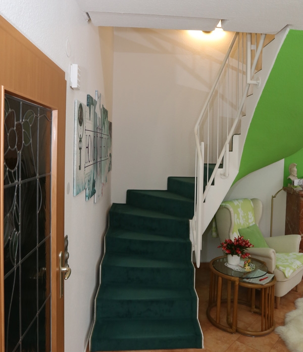 Alte Treppe vor der Renovierung