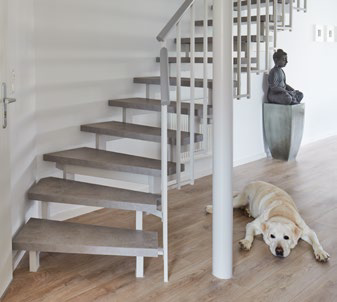 Renovierte Treppe — neues Wohngefühl